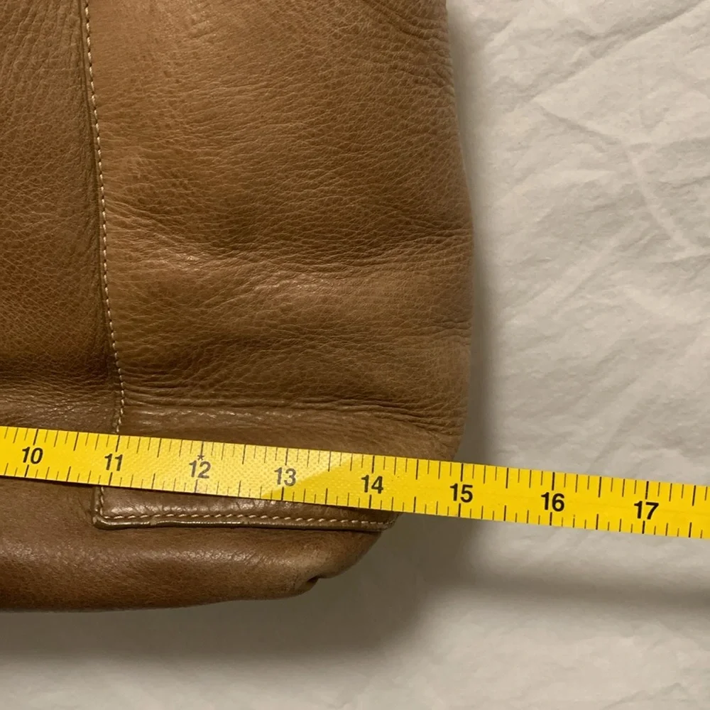 EUC Sundance Chic Tan Leather Shoulder Bag - Picture 7 of 15